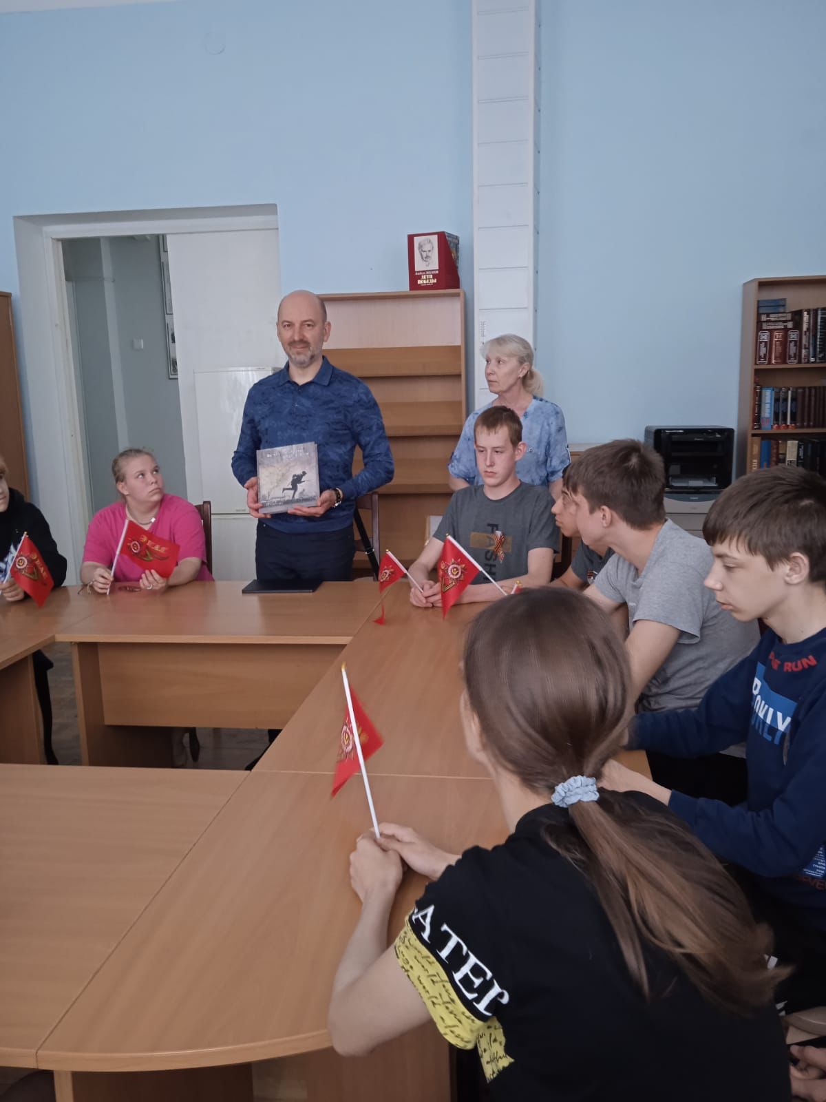 Активист прихода Дмитрий Щербак провёл беседу в Детском доме № 10