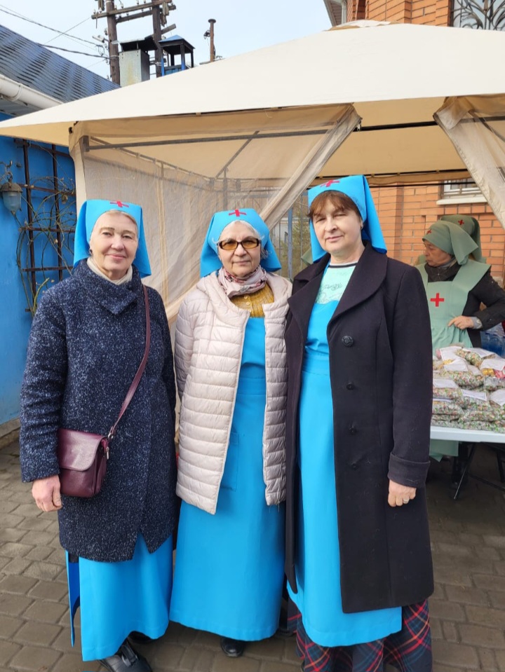 Сёстры милосердия Свято-Казанского храма приняли участие в молитвенном поминовении прот. Иоанна Домовского