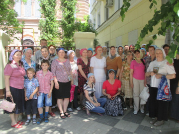 Паломники из Свято-Казанского храма приложились к деснице св. Георгия Победоносца